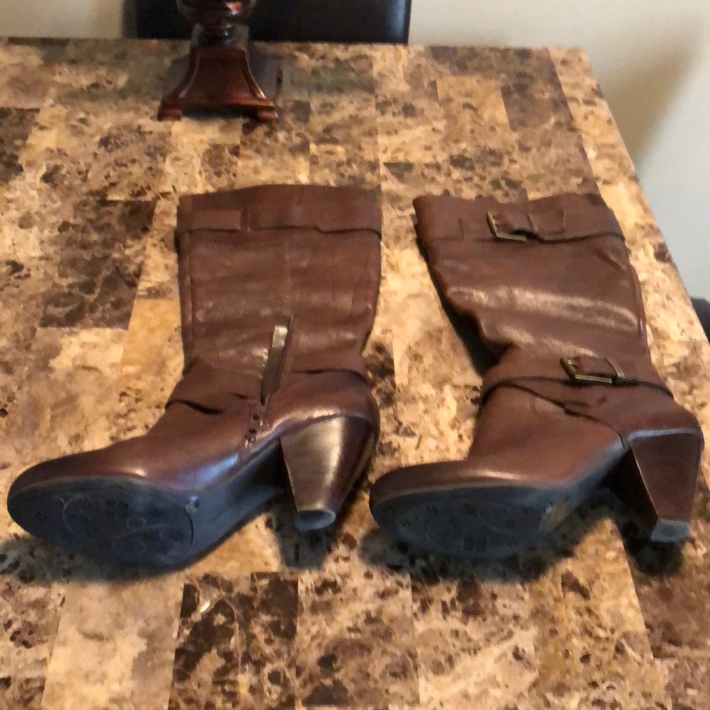 Boots - Picture 3 of 3
